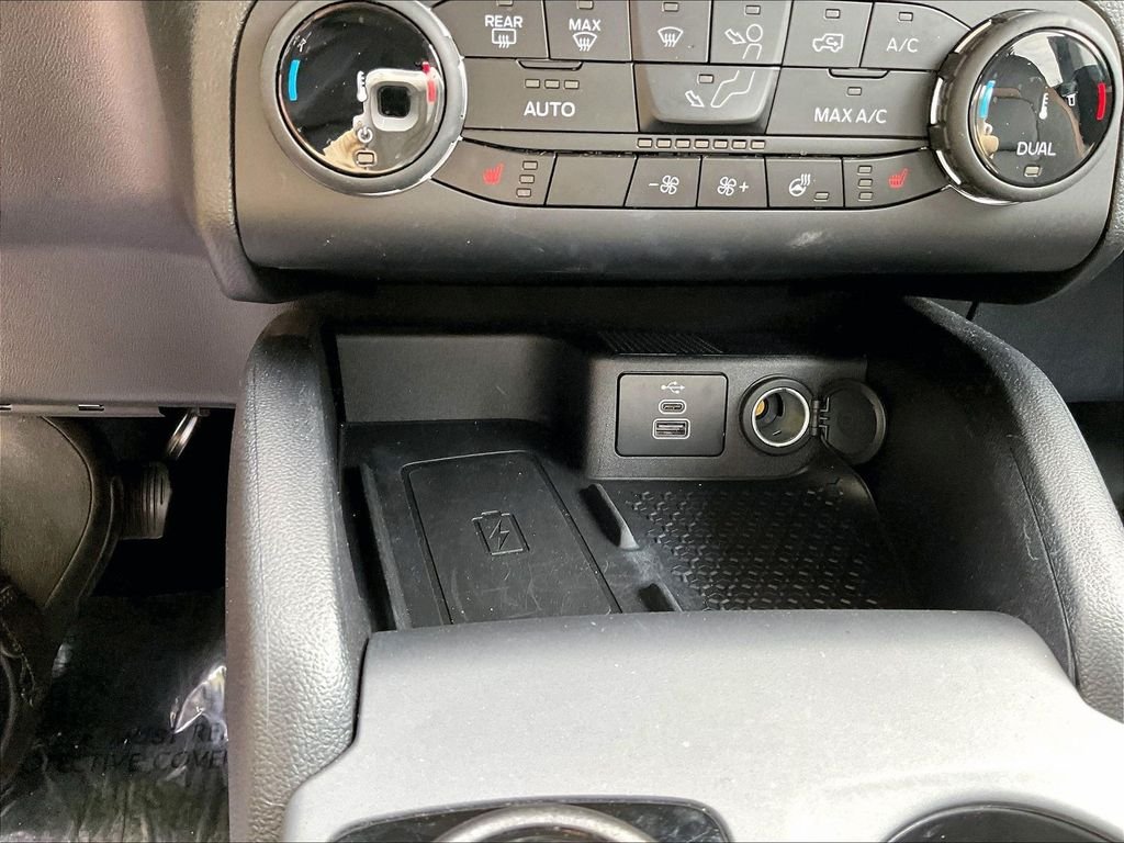 Used 2024 Gray Ford Outer Banks image 12