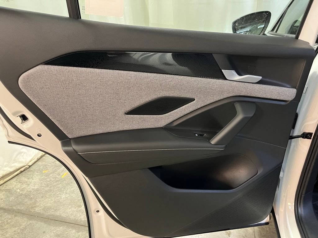 New 2026 White/off-white Volkswagen 2.0T SE image 22