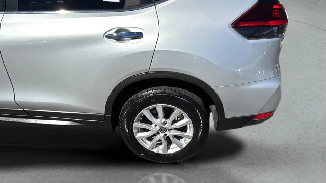 Used 2018 Silver Nissan SV image 36