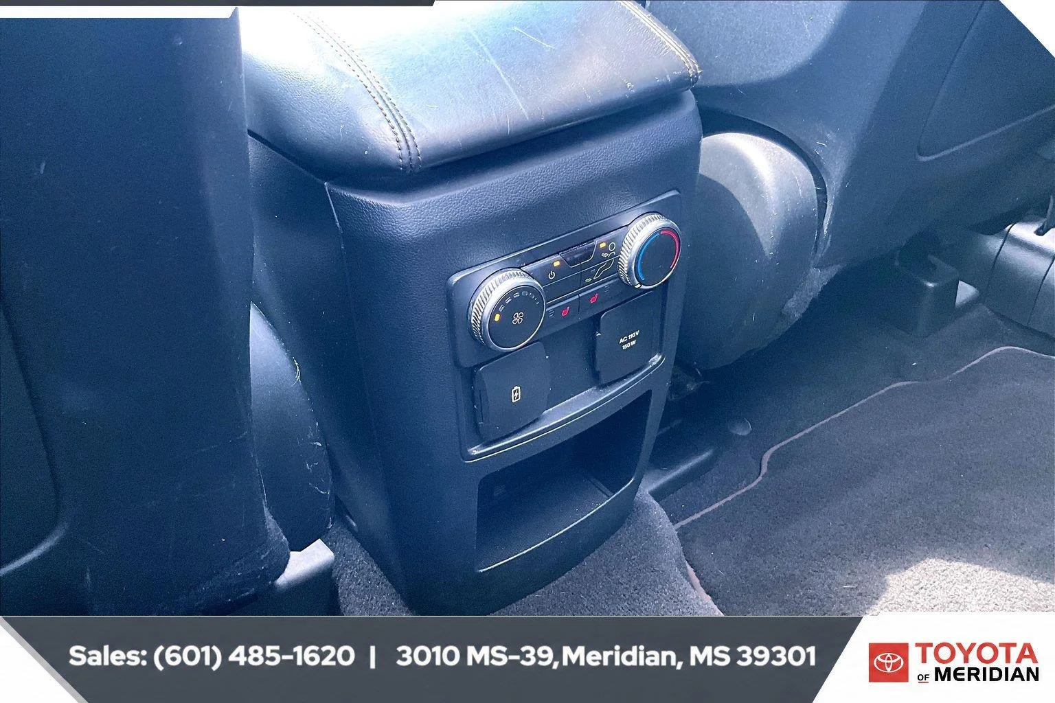Used 2020 Iconic Silver Ford Platinum image 25