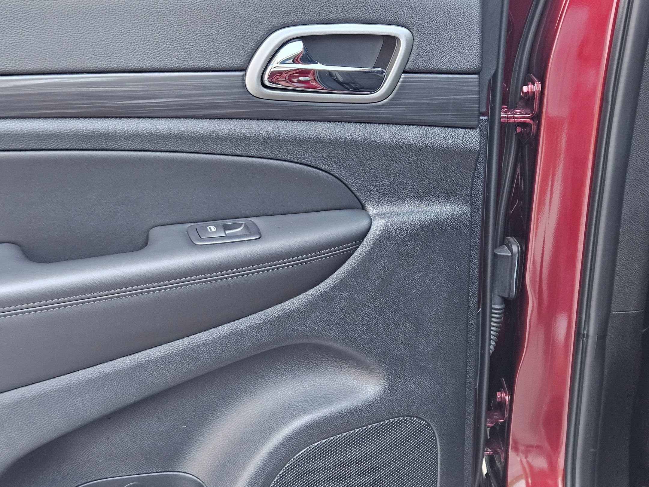 Used 2022 Velvet Red Pearlcoat Jeep Laredo X image 23