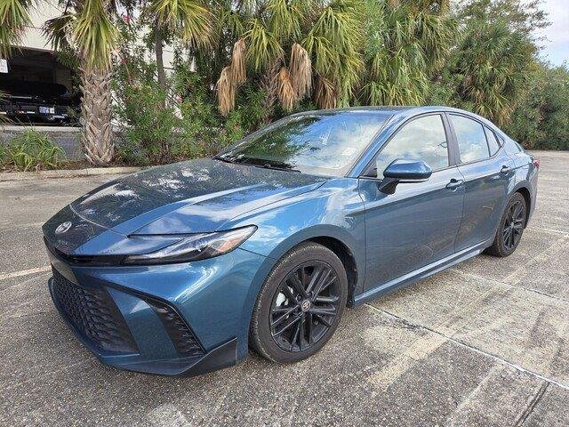 Used 2025 Ocean Gem Toyota SE image 1