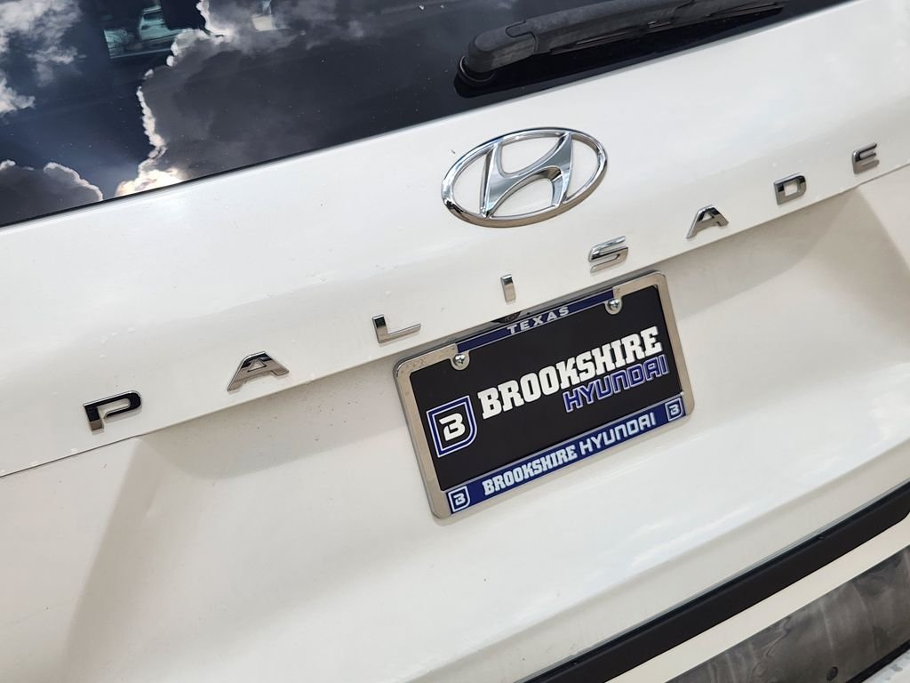 Used 2020 Hyper White Hyundai SEL image 14