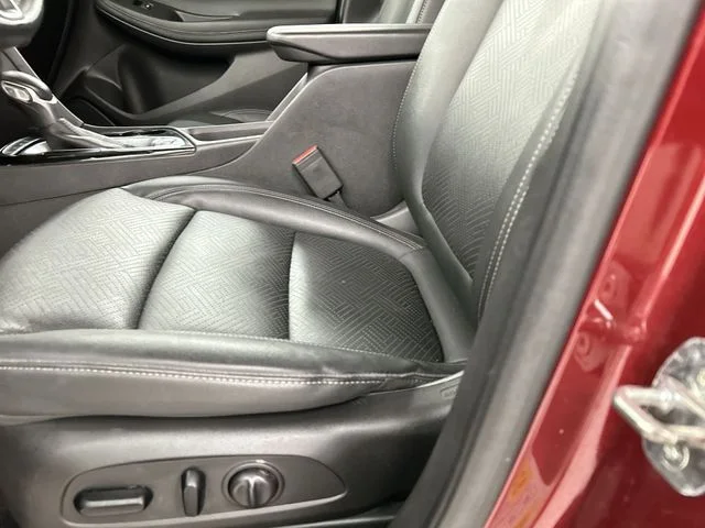 Used 2022 Red Buick Essence image 21