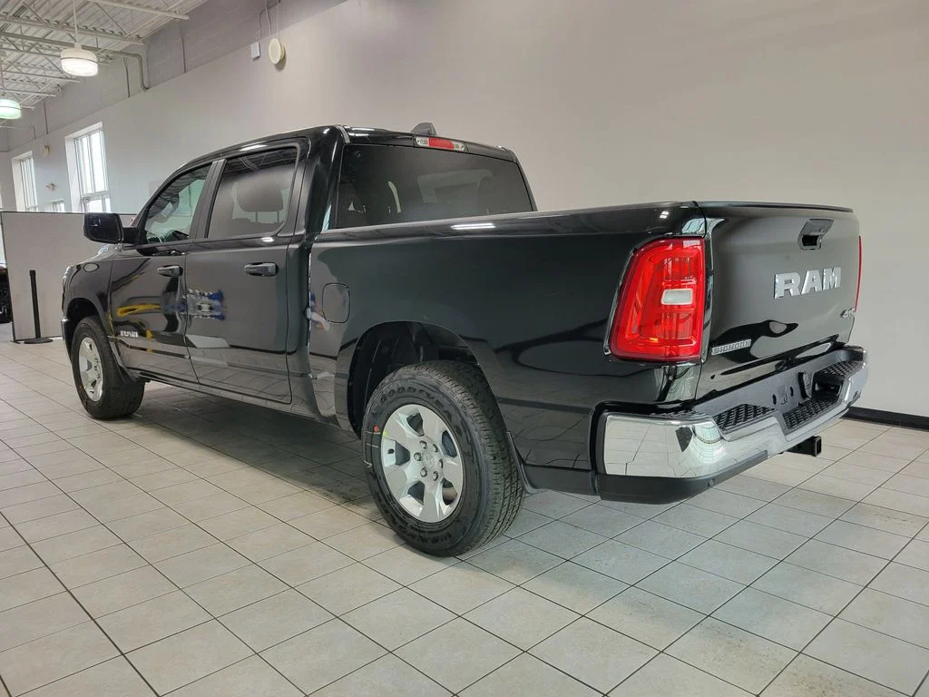 New 2026 Diamond Black Crystal Pearl-Coat Exterior Paint RAM Big Horn/Lone Star image 5