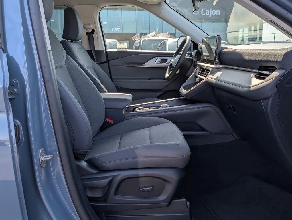 2025 Ford Explorer Active - Photo 10