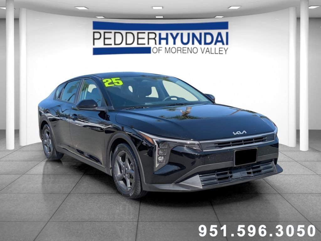 2025 Kia K4 LXS AT's photo
