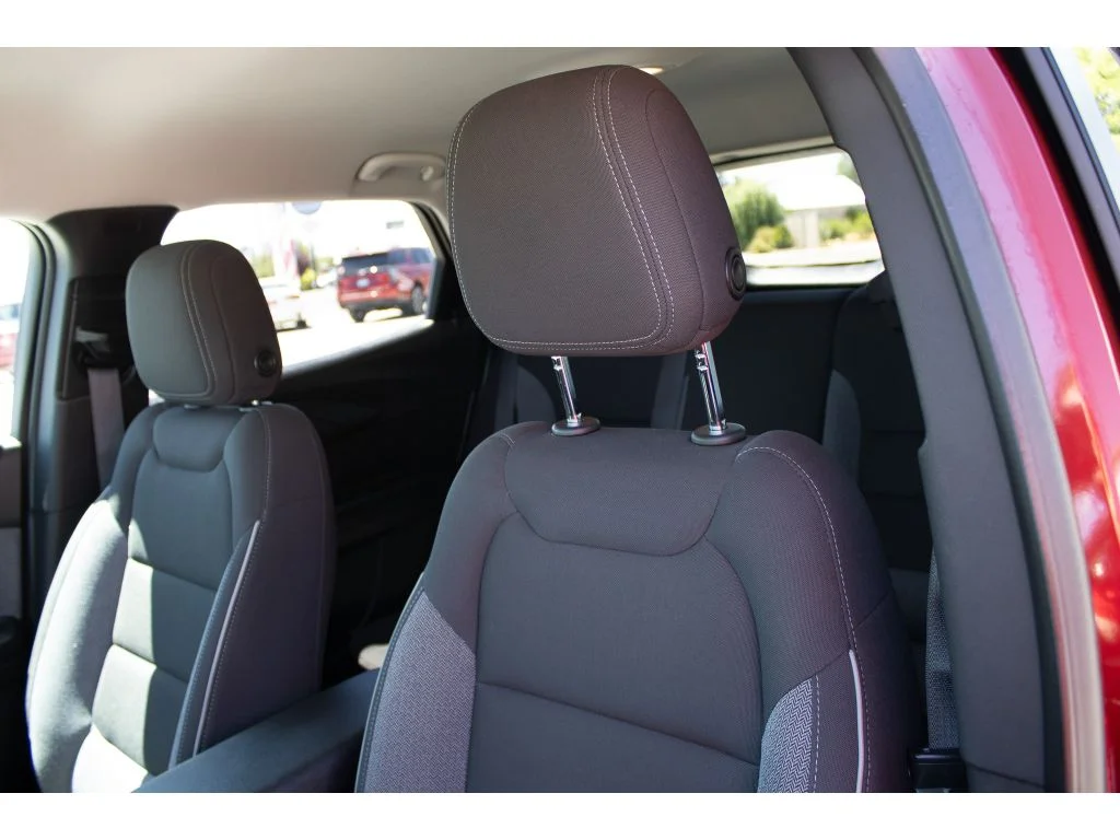 Used 2025 Crimson Metallic Chevrolet LT image 28
