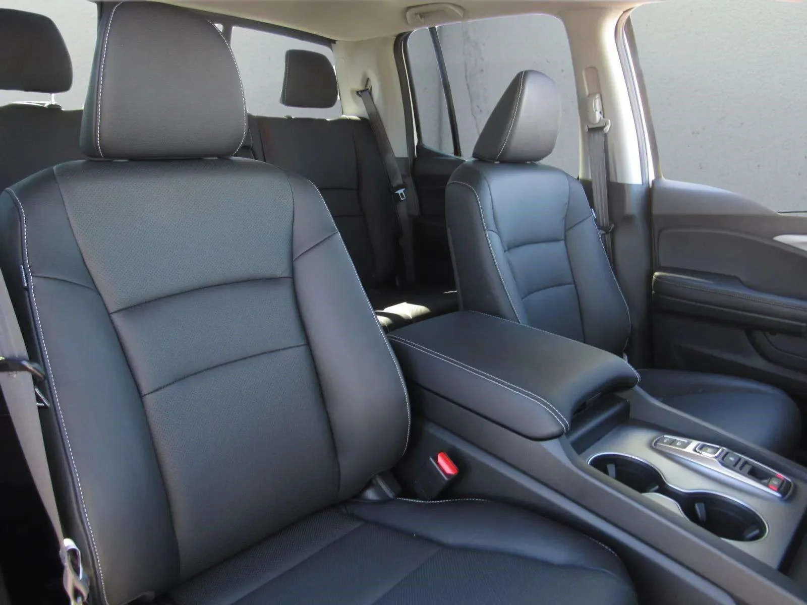 Certified Used 2025 Platinum White Pearl Honda AWD RTL image 41