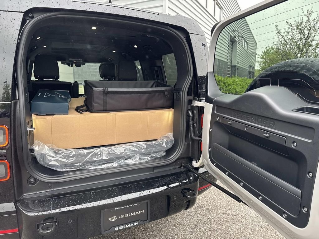 New 2026 Borasco Grey Land Rover X-Dynamic SE image 6