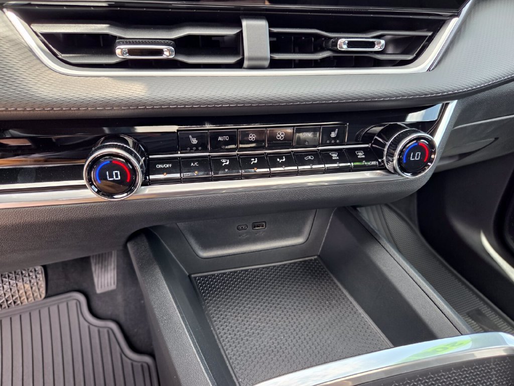 2027 Chevrolet Equinox LT - Photo 24