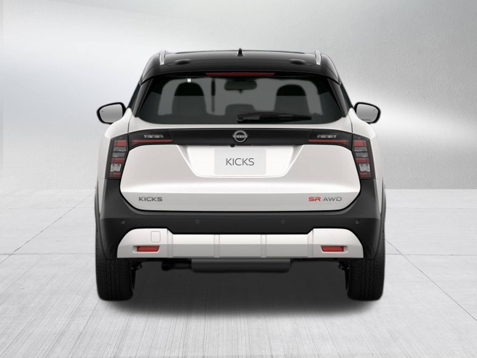 New 2026 Aspen White Tricoat/Super Black Nissan SR image 6