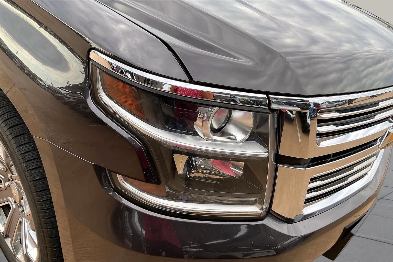 Used 2017 TUNGSTEN METALLIC Chevrolet Premier image 25