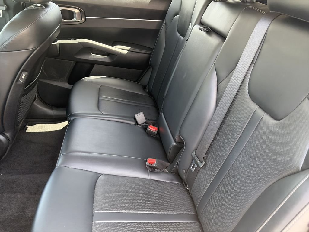 Used 2021 Silver Kia S image 32