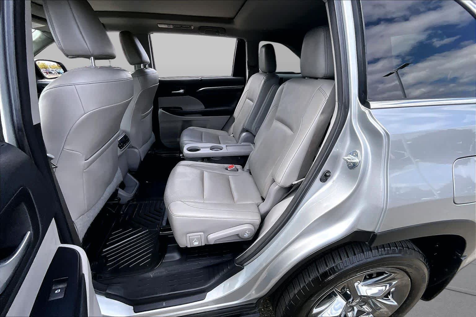 Used 2017 Celestial Silver Metallic Toyota Hybrid Limited Platinum image 20