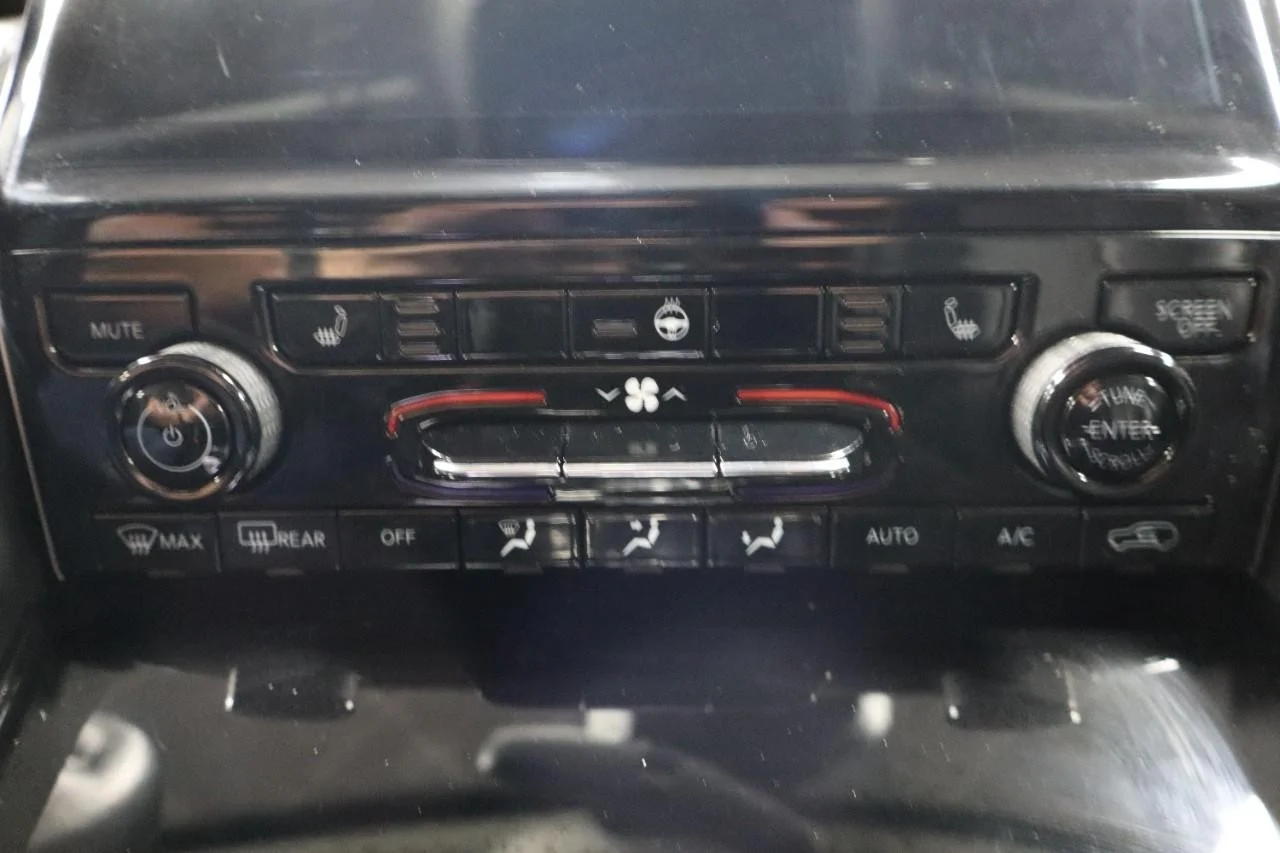 Used 2021 Silver Zynith Jeep Limited image 23
