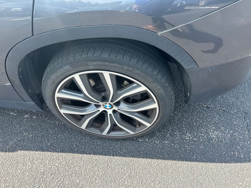 Used 2018 Gray BMW xDrive28i image 11
