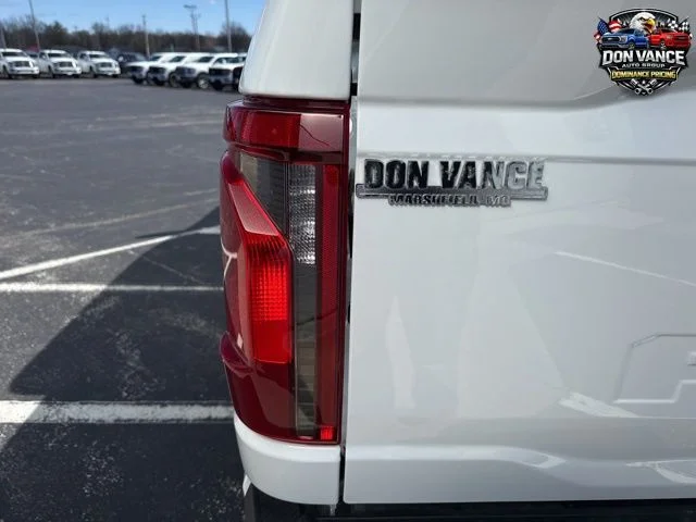 New 2025 Oxford White Ford XLT image 41