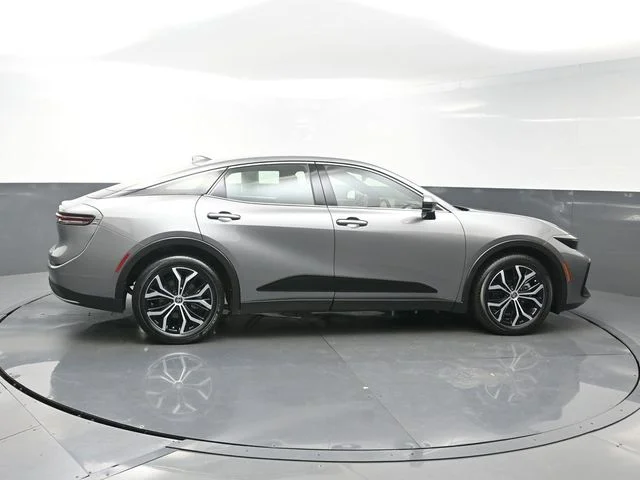 Used 2024  Toyota XLE image 8