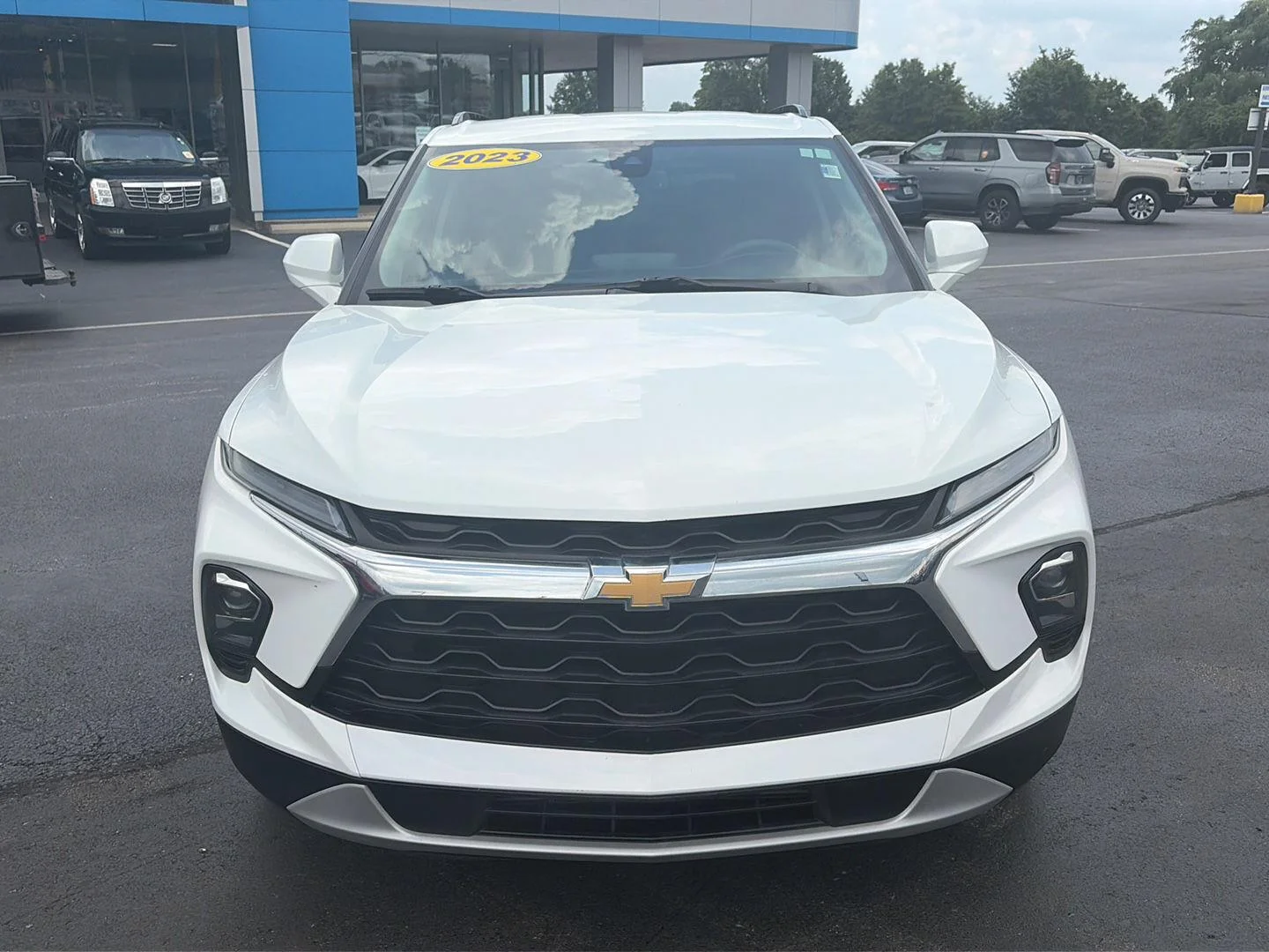 Used 2023 Summit White Chevrolet 2LT image 8