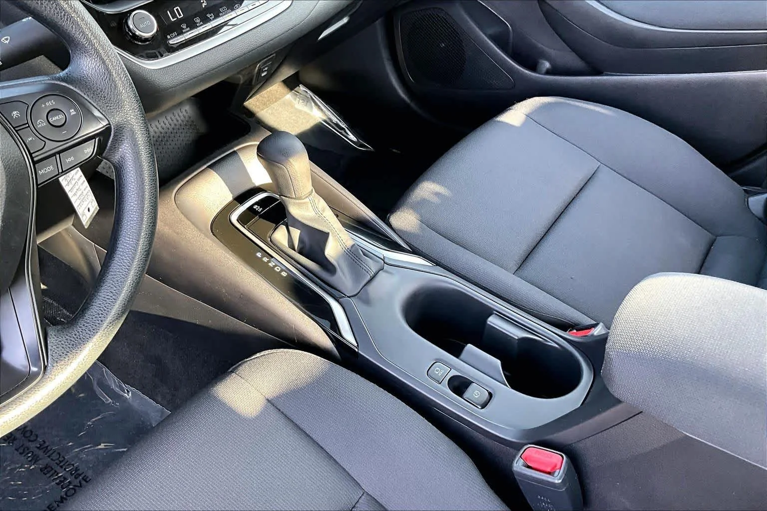 Used 2025 Wind Chill Pearl Toyota LE image 17