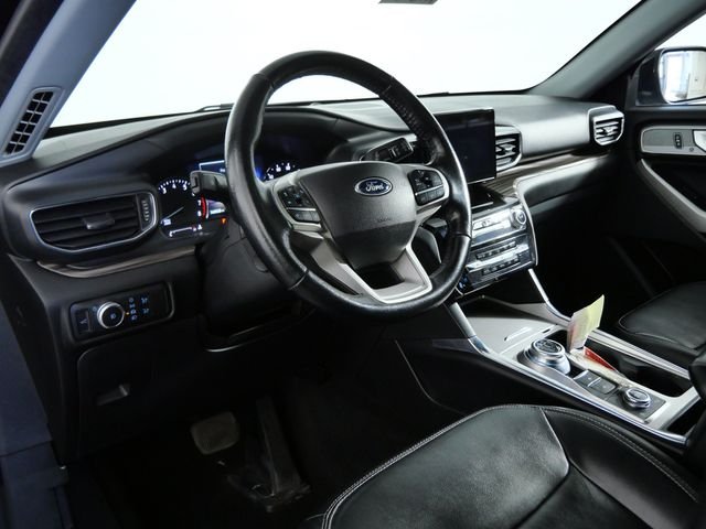 Used 2022 Black Ford Limited image 17