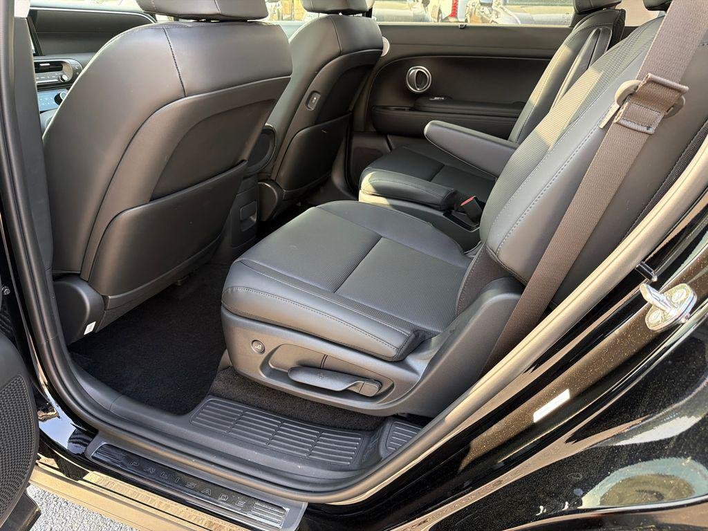 New 2026 Black Hyundai SEL Premium FWD image 21