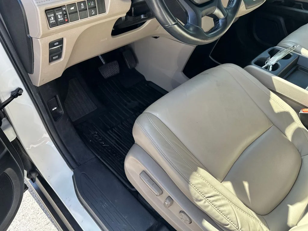 Used 2019  Honda EX-L image 23