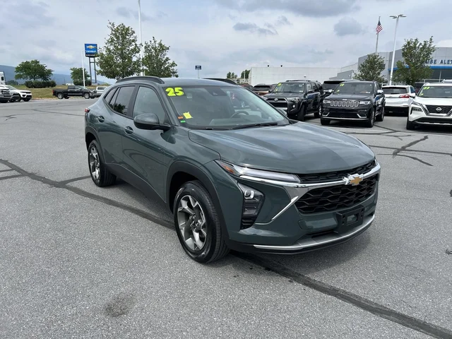 2025 Chevrolet Trax LT