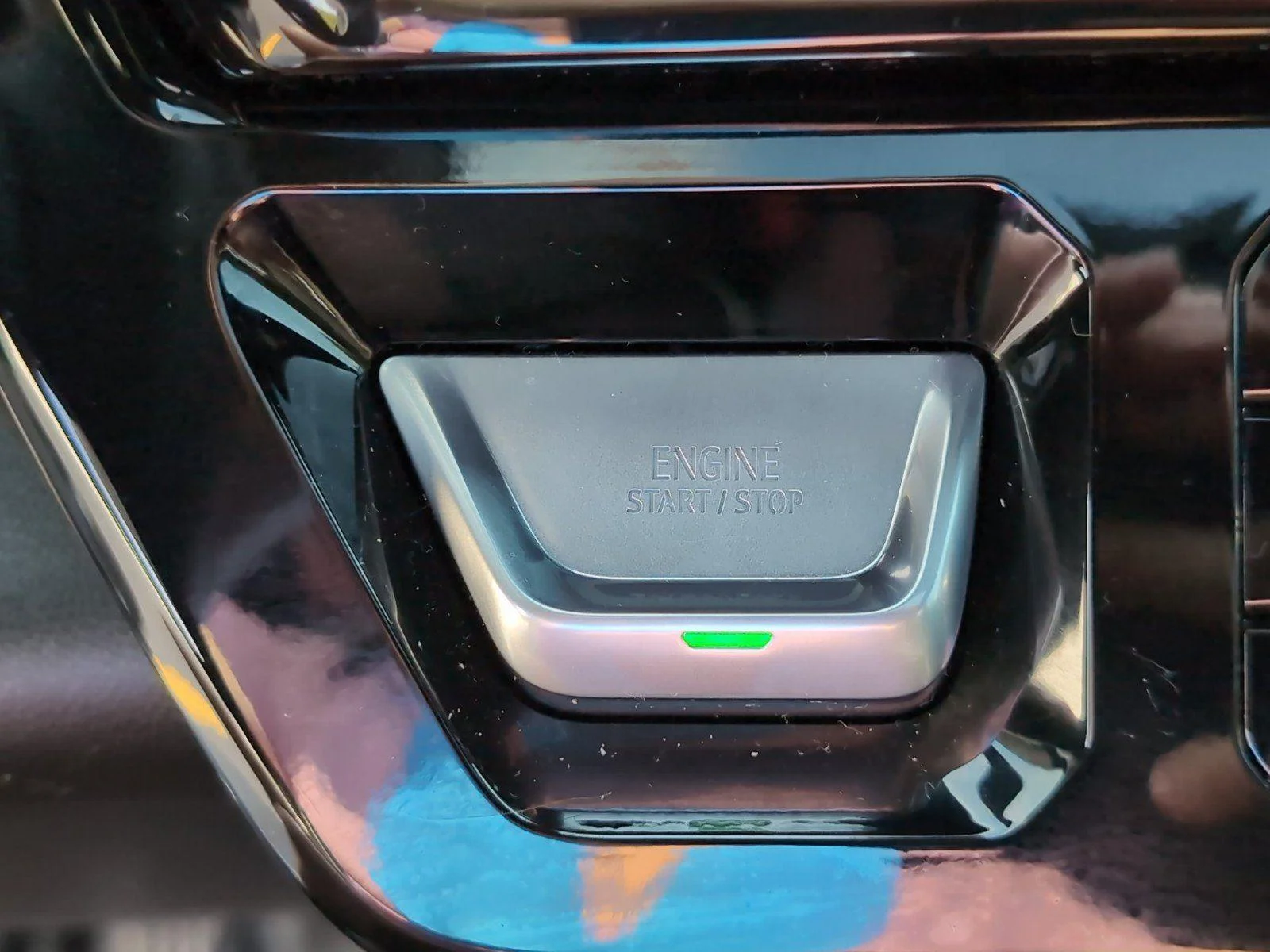 Used 2025 Onyx Black GMC AT4X image 27