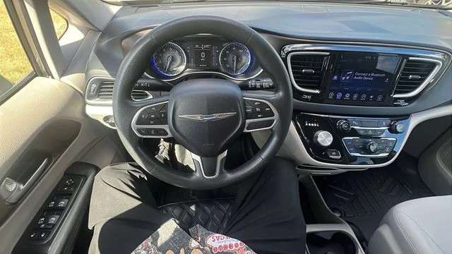 Used 2017 Silver Chrysler Touring image 16