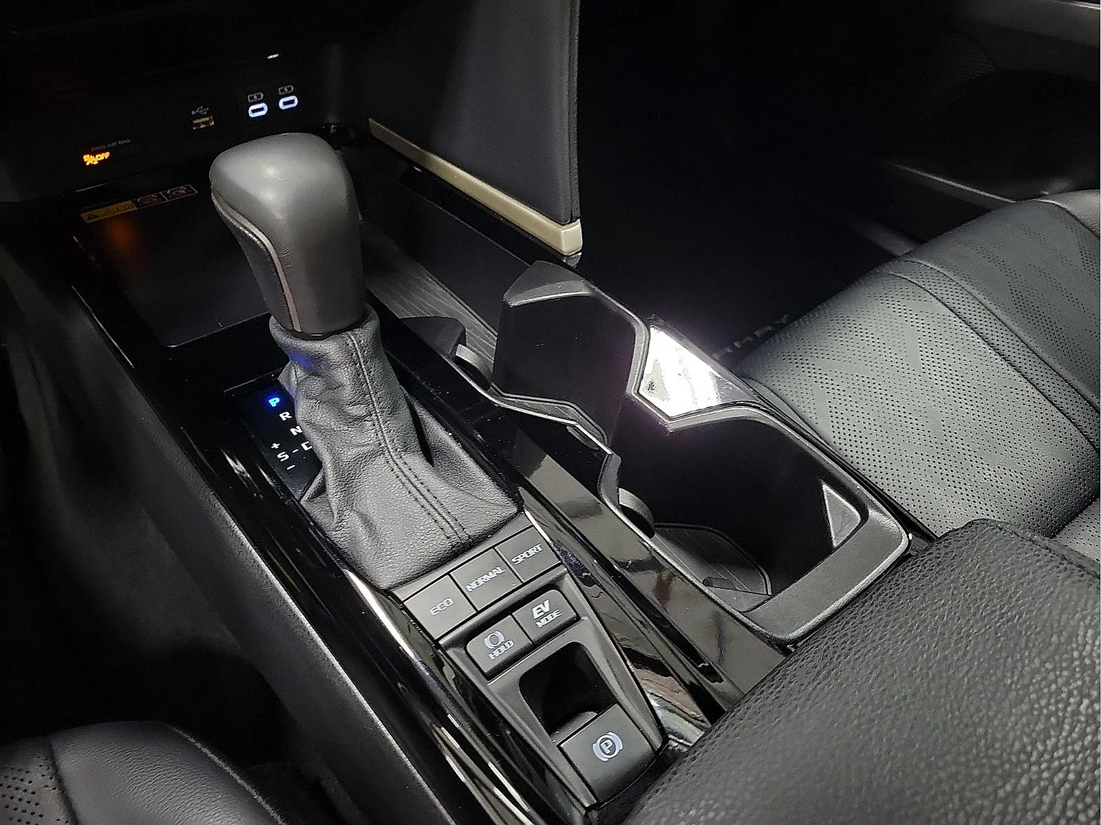 Certified Used 2025 WIND CHILL Toyota XSE image 19