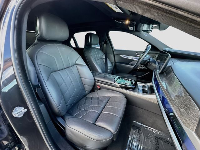 Certified Used 2024 Gray BMW xDrive60 image 30