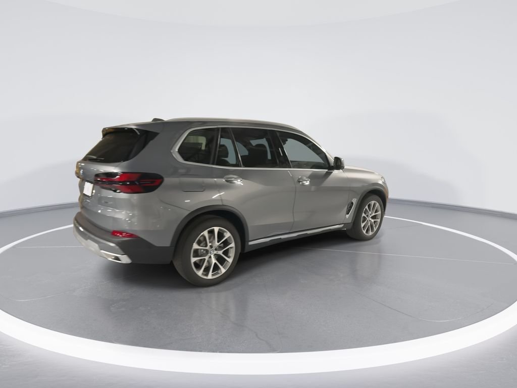 New 2026 Gray Metallic BMW xDrive40i image 8