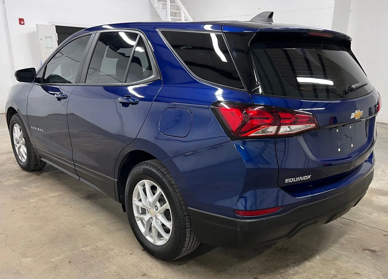 Used 2023 Blue Chevrolet LS image 4