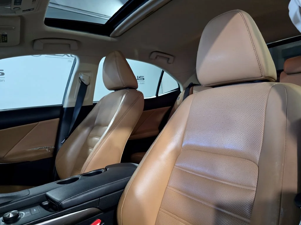 Used 2016 White Lexus 200t image 15