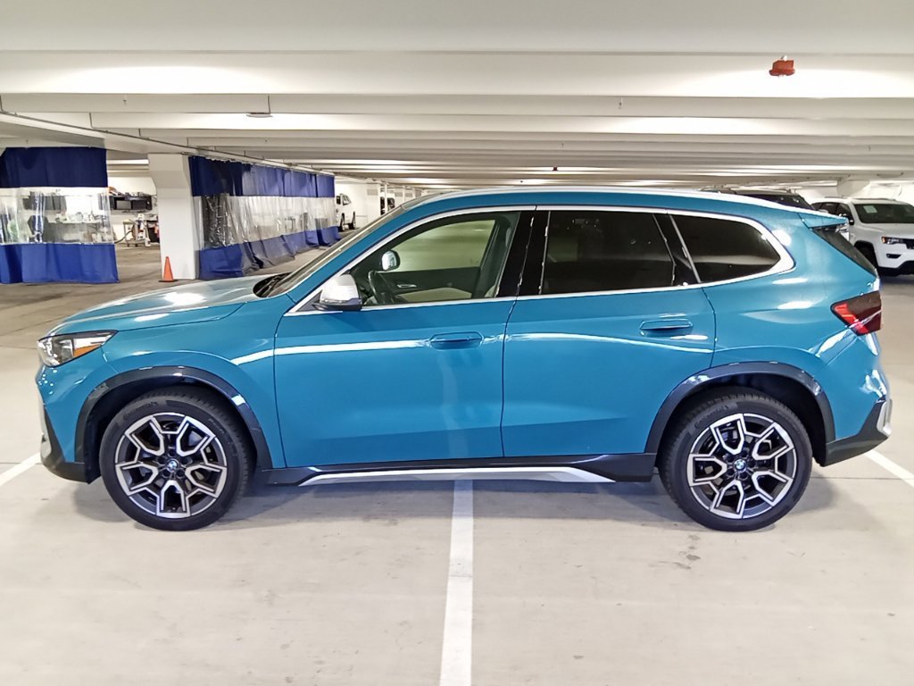 Used 2023 Blue Bay Lagoon Metallic BMW xDrive28i image 8