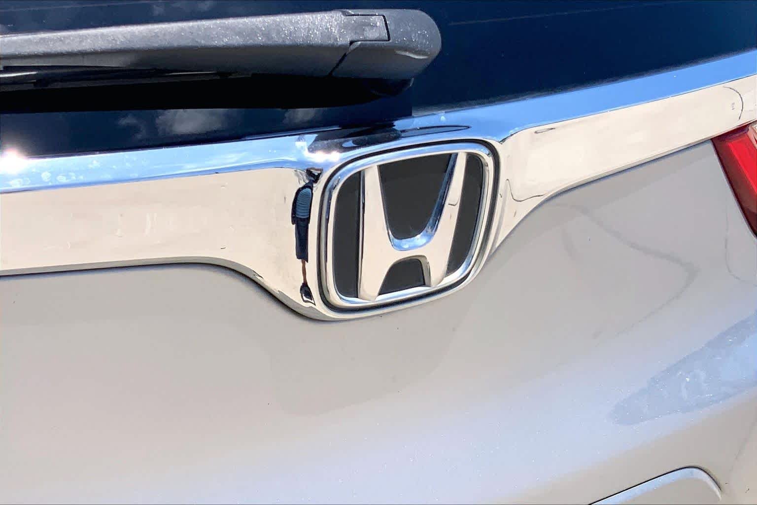 Used 2018 Lunar Silver Metallic Honda EX-L image 10