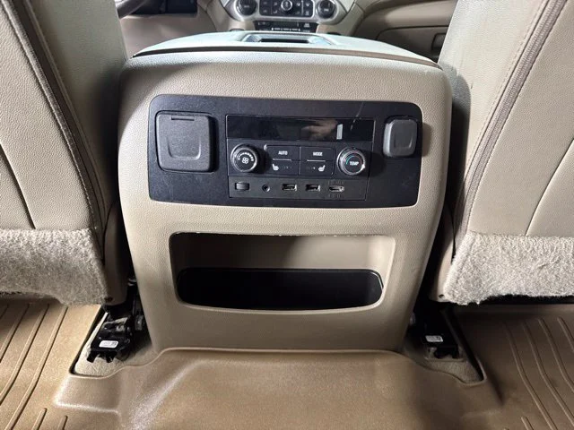 Used 2020 Steel Metallic GMC SLT image 13