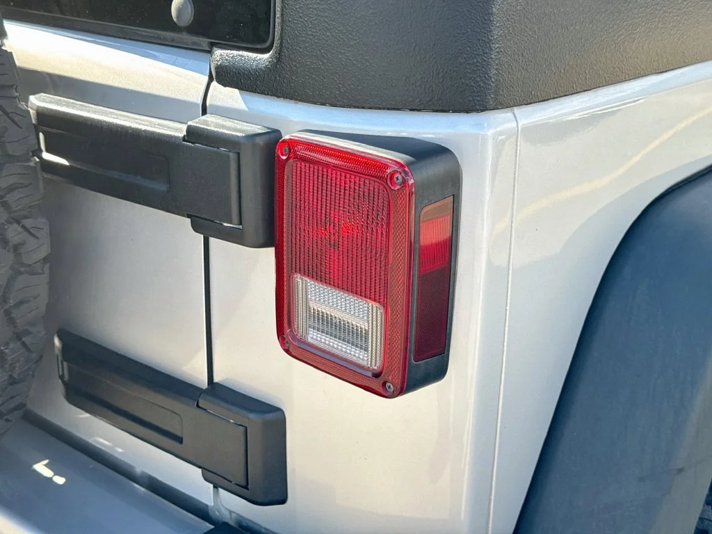 Used 2007 Silver Jeep X image 28