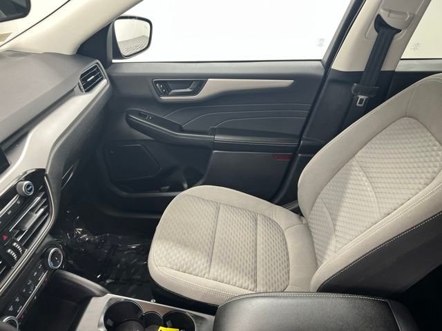 Used 2022 Black Ford SE image 16