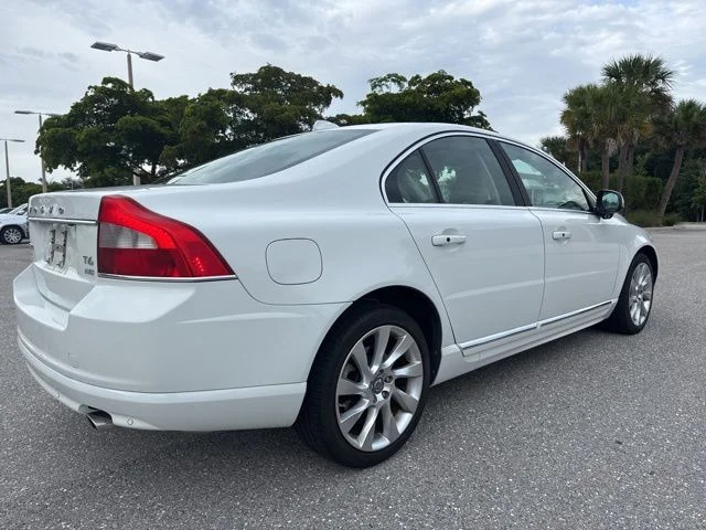 Used 2013 White Volvo T6 image 3