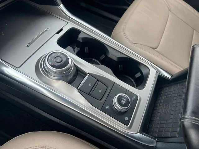 Used 2020 Blue Ford Limited image 28