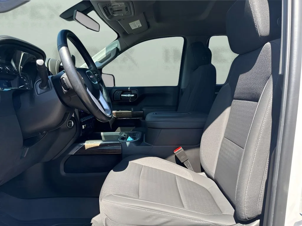 Used 2021 SUMMIT WHITE GMC Elevation image 9