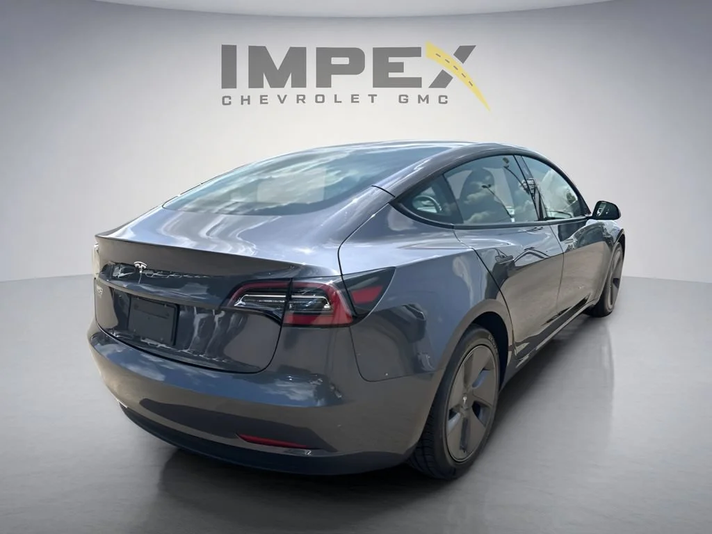 Used 2023 Gray Tesla  image 5