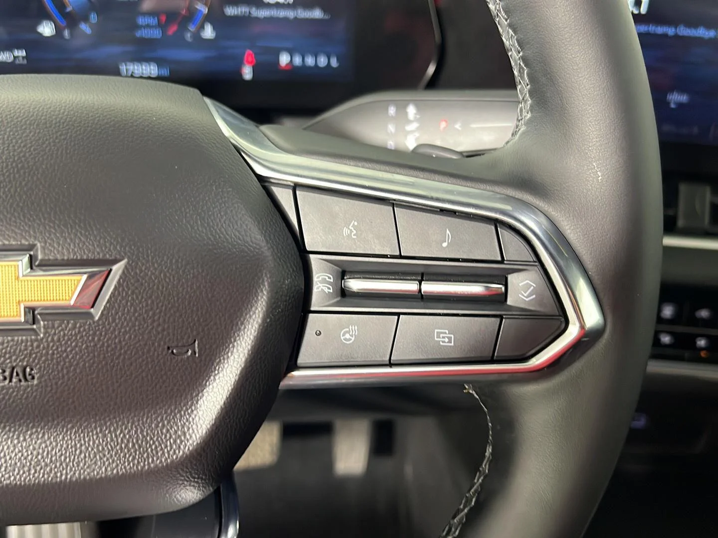 Used 2025 Cacti Green Chevrolet LT image 15