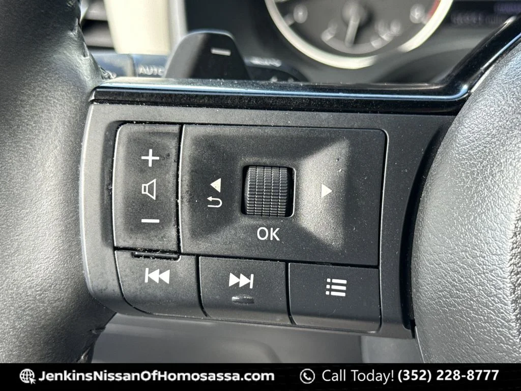 Used 2021 Blue Nissan SV image 42