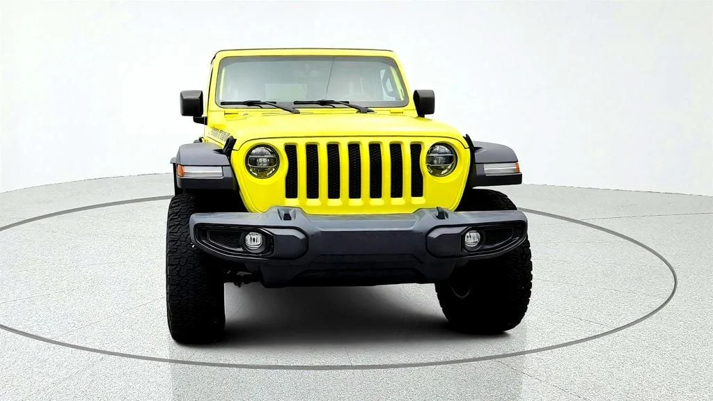 Used 2022 High Velocity Clearcoat Jeep Unlimited High Tide 4x4 w/ Xtreme Recon & Technology Group image 2