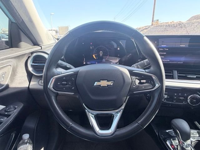 2025 Chevrolet Trax LT - Photo 9