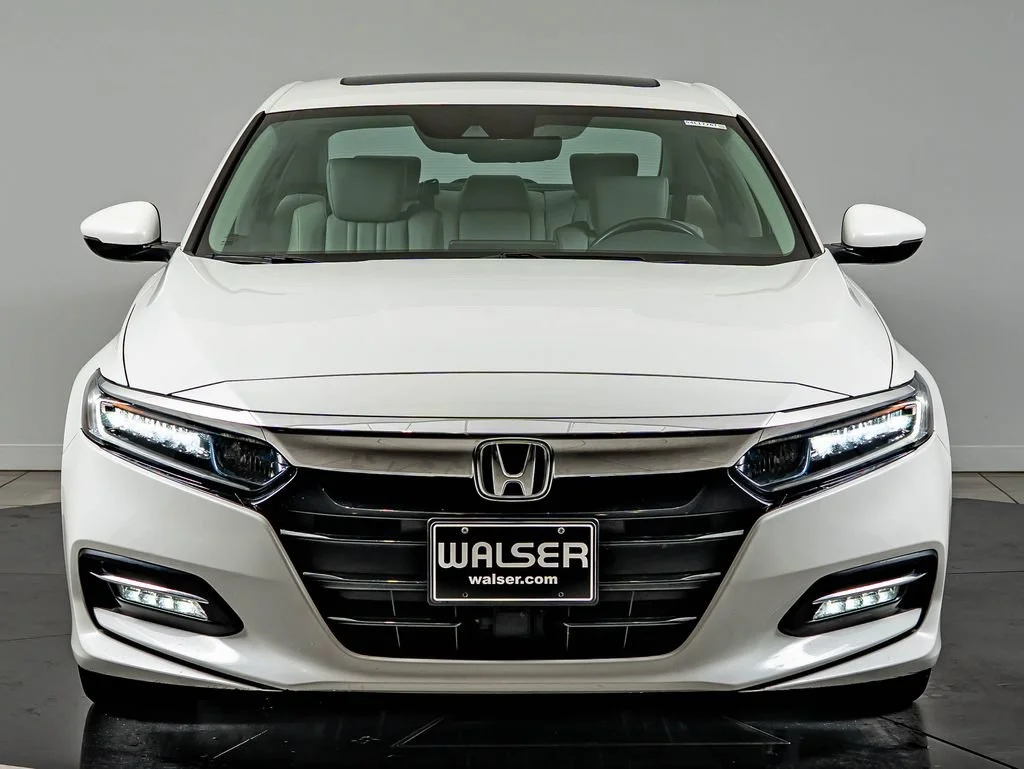 Used 2018 White Orchid Pearl Honda EX-L image 2